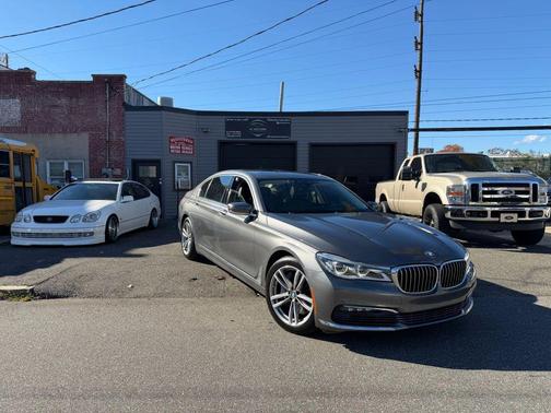 2017 BMW ALPINA B7 750i xDrive Sedan 4D
