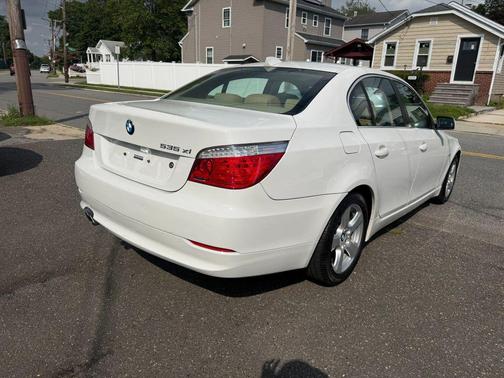 Alpine White 2008 BMW 535 535xi Sedan 4D