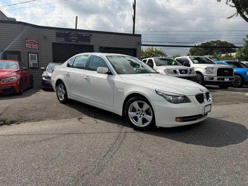 Alpine White 2008 BMW 535 535xi Sedan 4D