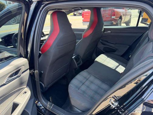 Deep Black Pearl 2022 Volkswagen Golf GTI 1.4T TSI