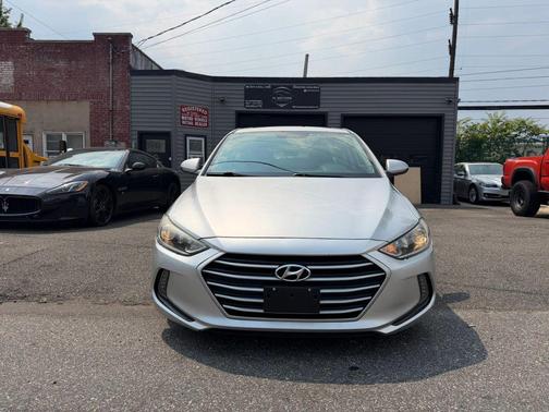 Molten Silver 2017 Hyundai ELANTRA SE Value Edition