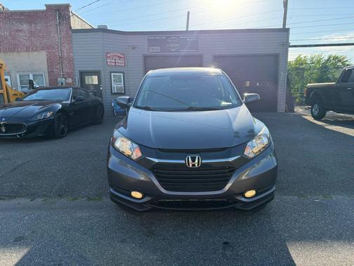 Modern Steel Metallic 2018 Honda HR-V EX