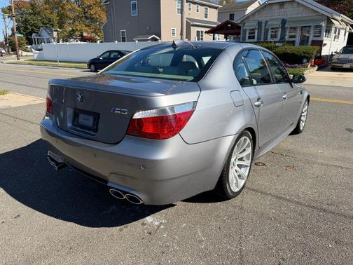 2006 BMW M5 Base