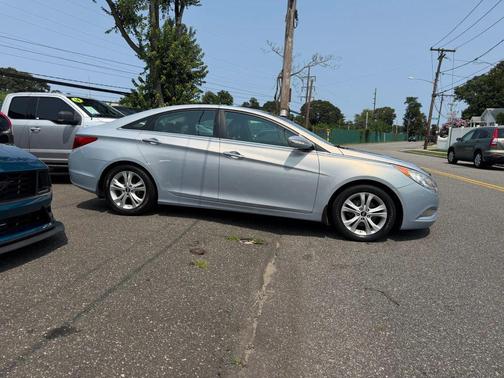 Radiant Silver Metallic 2013 Hyundai SONATA Limited