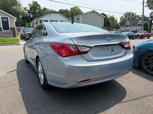 Radiant Silver Metallic 2013 Hyundai SONATA Limited