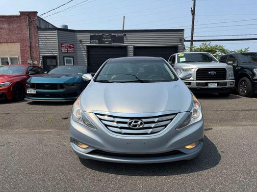 Radiant Silver Metallic 2013 Hyundai SONATA Limited