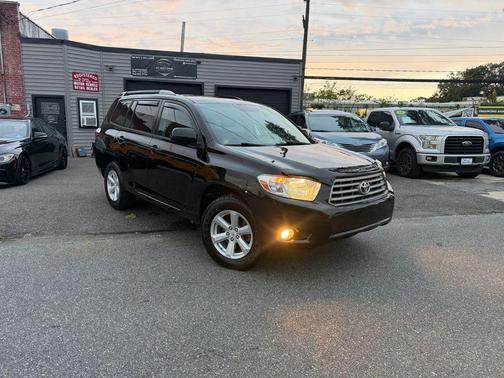 Black 2010 Toyota Highlander SE