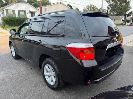 Black 2010 Toyota Highlander SE