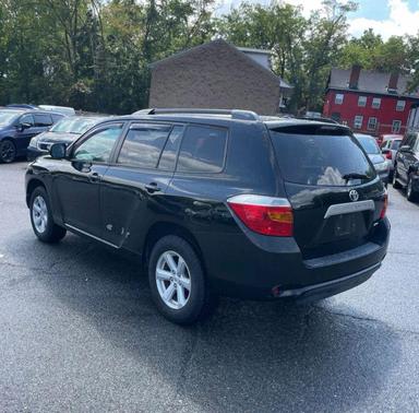 Black 2010 Toyota Highlander SE