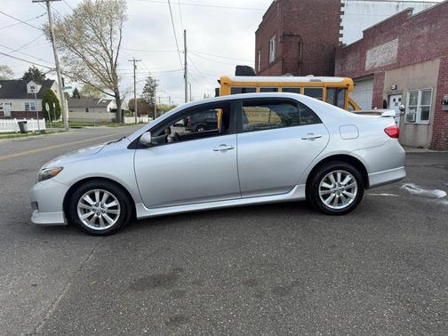Classic Silver Metallic 2009 Toyota Corolla S