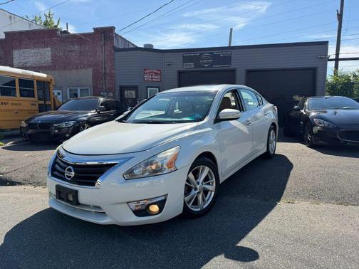 Pearl White 2015 Nissan Altima 2.5 SL