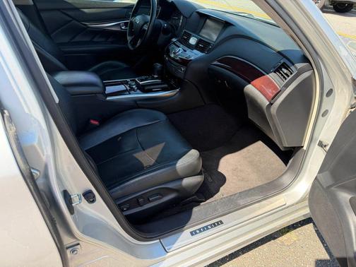 Liquid Platinum 2014 INFINITI Q70 3.7X