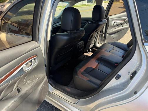 Liquid Platinum 2014 INFINITI Q70 3.7X