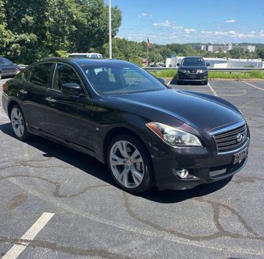 Black 2014 INFINITI Q70 3.7X