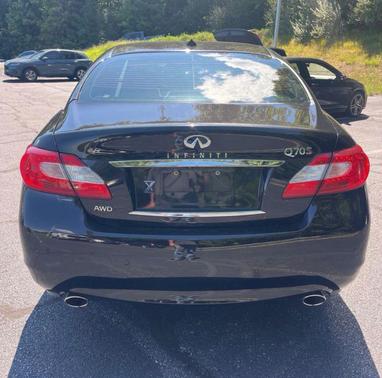 Black 2014 INFINITI Q70 3.7X
