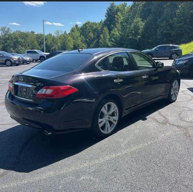 Black 2014 INFINITI Q70 3.7X