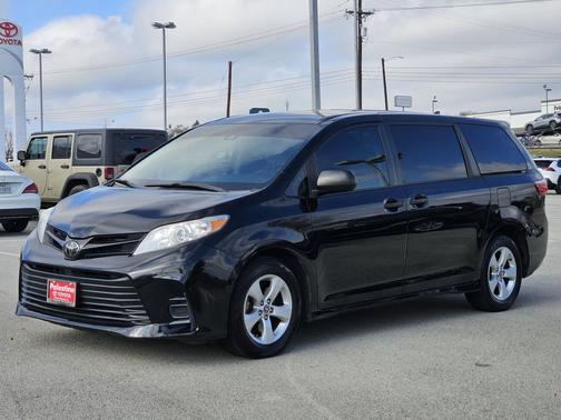 2020 Toyota Sienna SE
