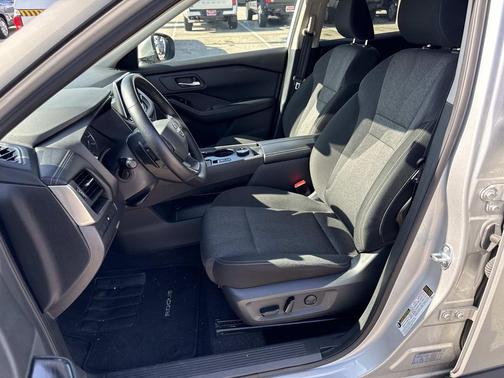 Brilliant Silver Metallic 2025 Nissan Rogue SV