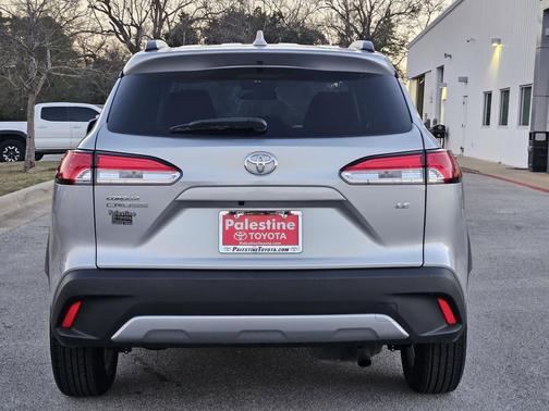 2024 Toyota Corolla Cross LE