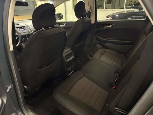 2016 Ford Edge SE