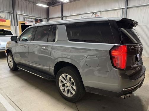 2024 Chevrolet Suburban Premier