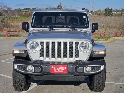 2023 Jeep Gladiator Overland