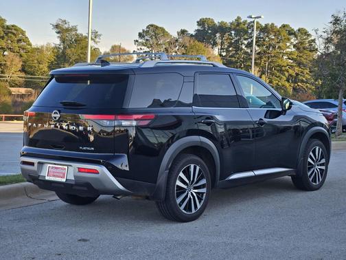 2024 Nissan Pathfinder Platinum FWD