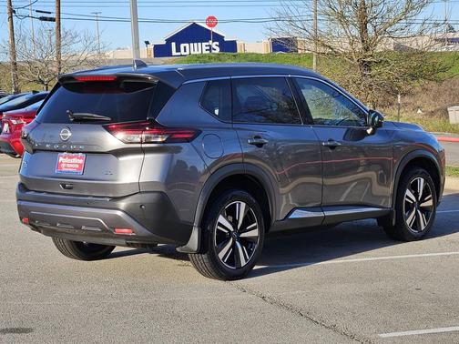 2022 Nissan Rogue SL