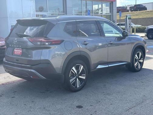 2022 Nissan Rogue SL
