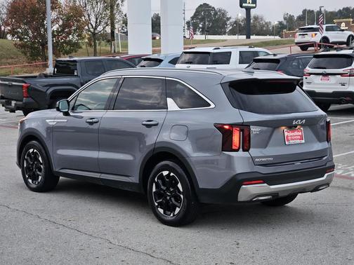 2024 Kia Sorento S