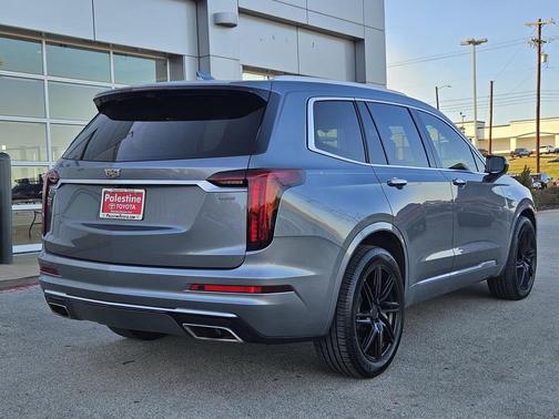 2022 Cadillac XT6 Premium Luxury FWD