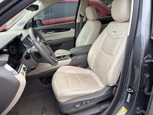 2022 Cadillac XT6 Premium Luxury FWD