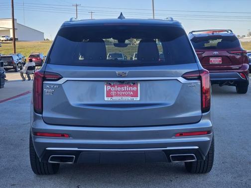 2022 Cadillac XT6 Premium Luxury FWD