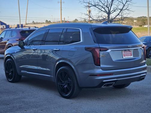 2022 Cadillac XT6 Premium Luxury FWD