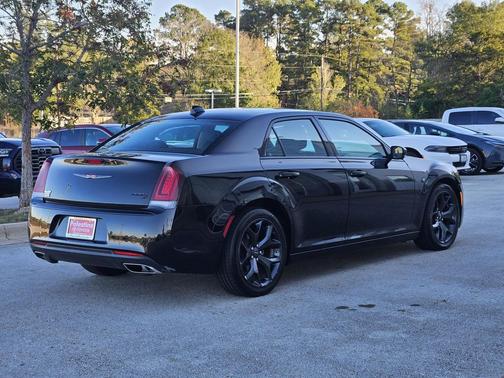 2023 Chrysler 300 S