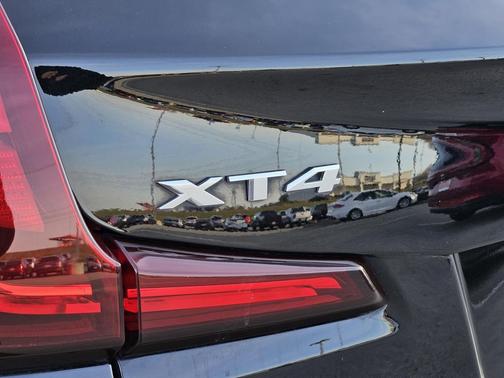 2020 Cadillac XT4 Luxury