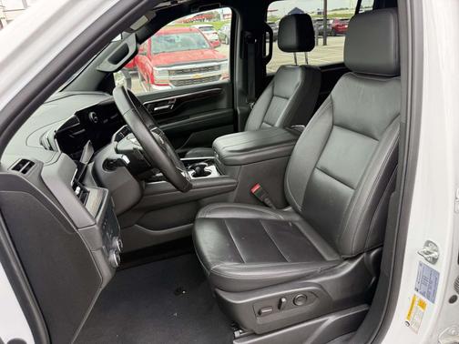 Summit White 2025 Chevrolet Suburban LT