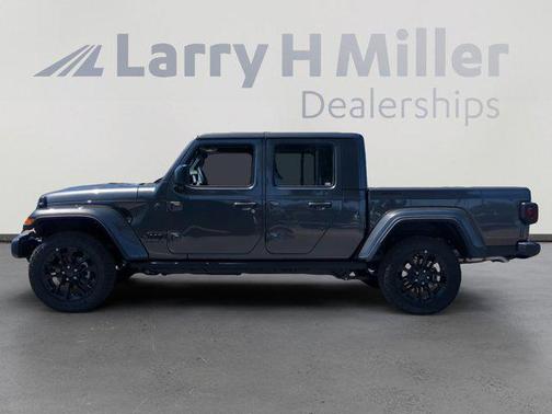 2025 Jeep Gladiator Nighthawk