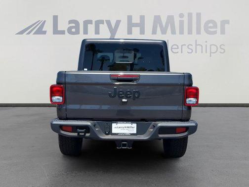 2025 Jeep Gladiator Nighthawk