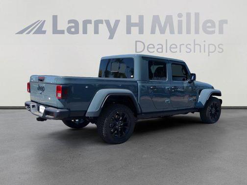 2025 Jeep Gladiator Nighthawk