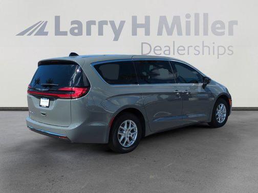 2025 Chrysler Pacifica L