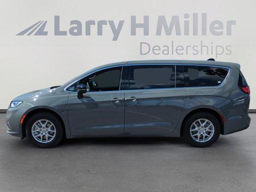 2025 Chrysler Pacifica L