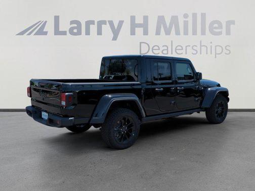 2025 Jeep Gladiator Nighthawk