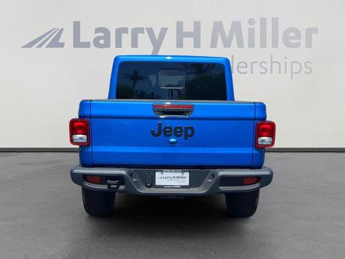 2025 Jeep Gladiator Nighthawk
