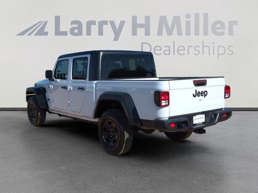 2022 Jeep Gladiator Sport