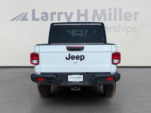 2022 Jeep Gladiator Sport