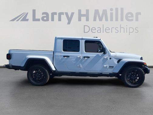 2025 Jeep Gladiator Nighthawk