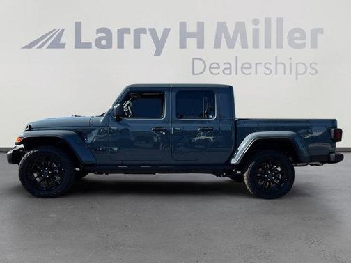 2025 Jeep Gladiator Nighthawk
