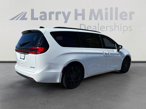 2025 Chrysler Pacifica Limited