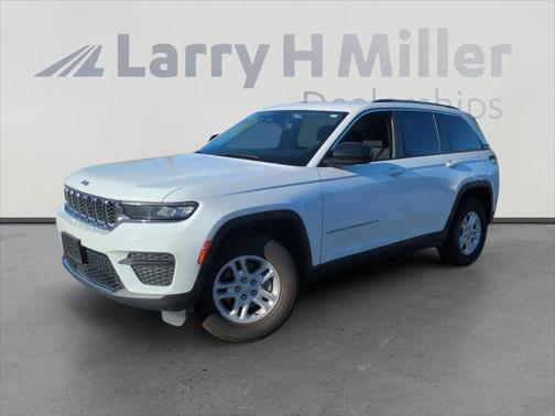 2023 Jeep Grand Cherokee Laredo 4x4